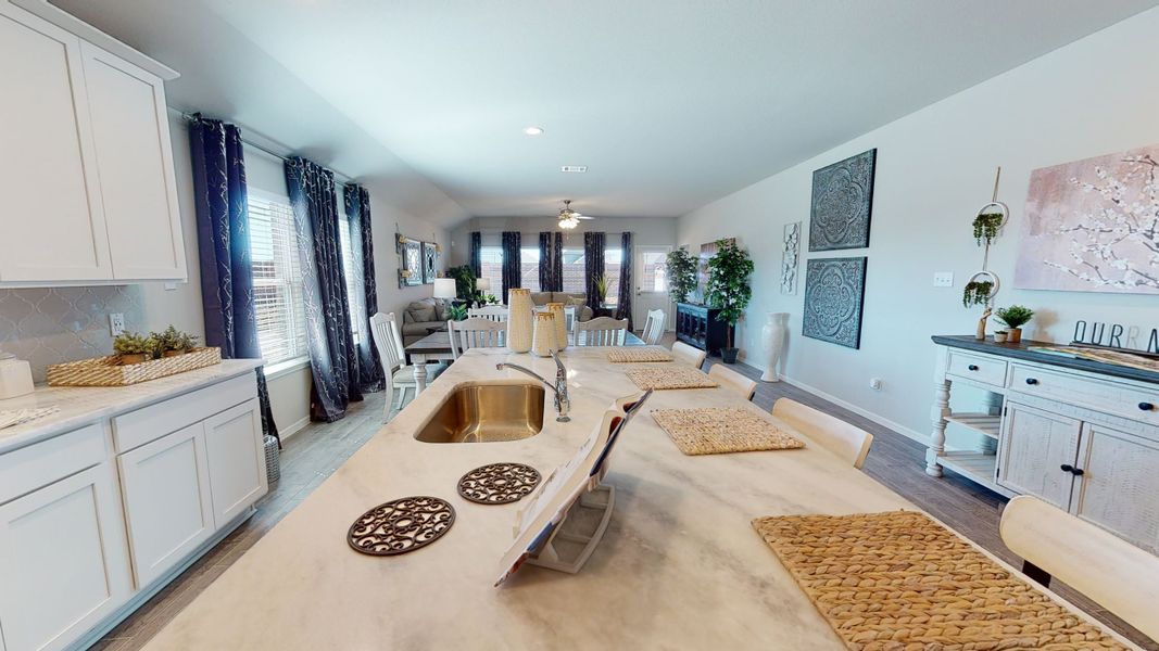 Representative furnished interior of a home built from the Floor Plan 2121 by Colina Homes in Grand Magnolia, Magnolia (Image 10). Representative furnished interior of a home built from the Floor Plan 2121 by Colina Homes in Grand Magnolia, Magnolia (Image 10).