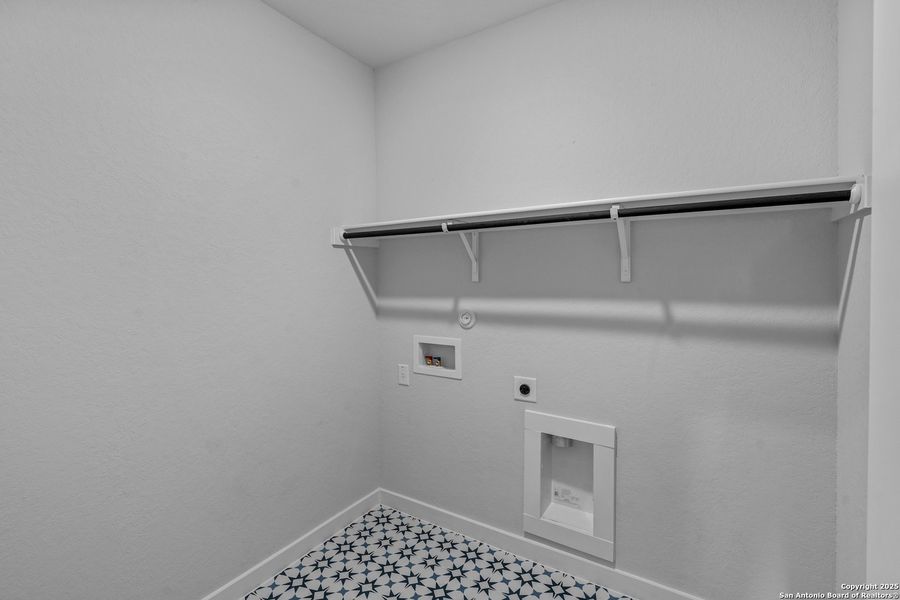 Spacious, unfurnished interior of a new home in August Fields, New Braunfels (Image 17). Spacious, unfurnished interior of a new home in August Fields, New Braunfels (Image 17).