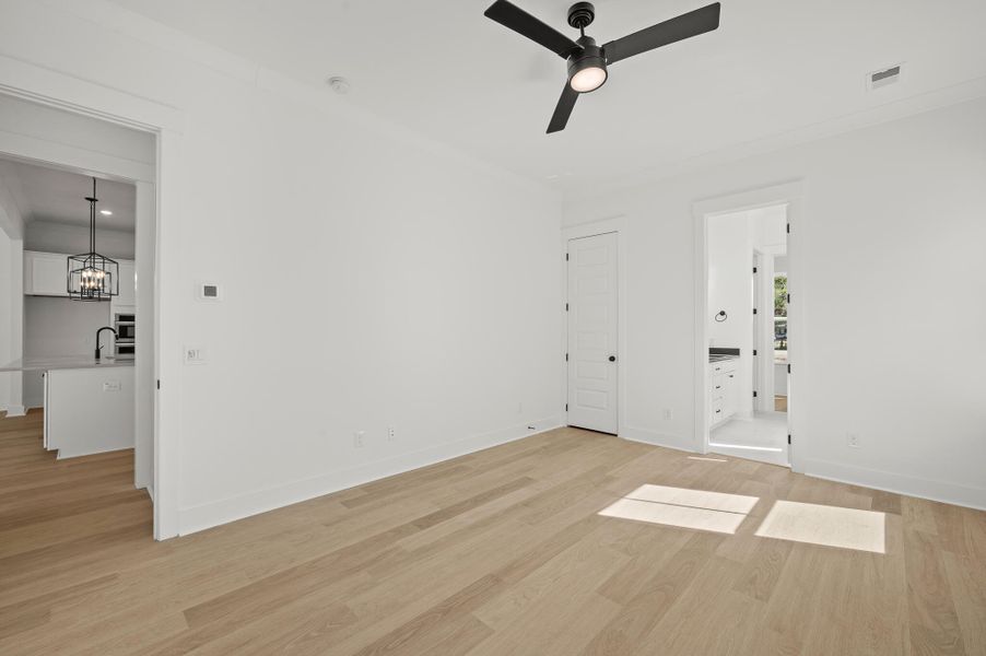 Spacious, unfurnished interior of a new home in , Beaufort (Image 9).