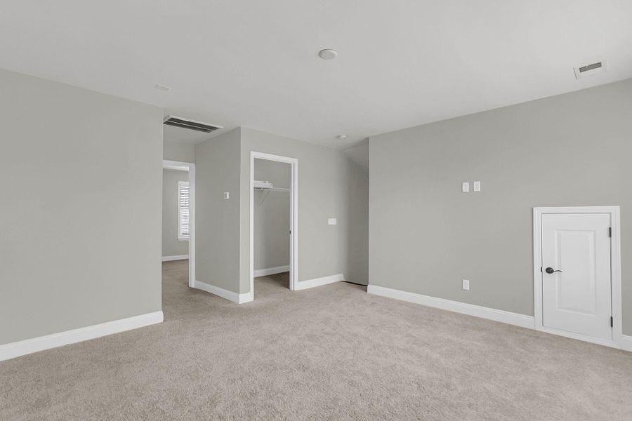 Spacious, unfurnished interior of a new home in , Summerville (Image 19).