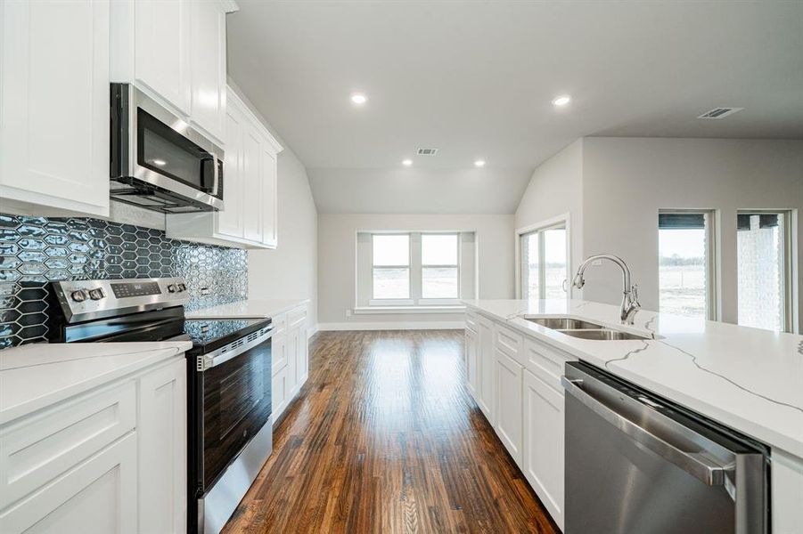 Furnished interior view inside a new home in , Celeste (Image 12).