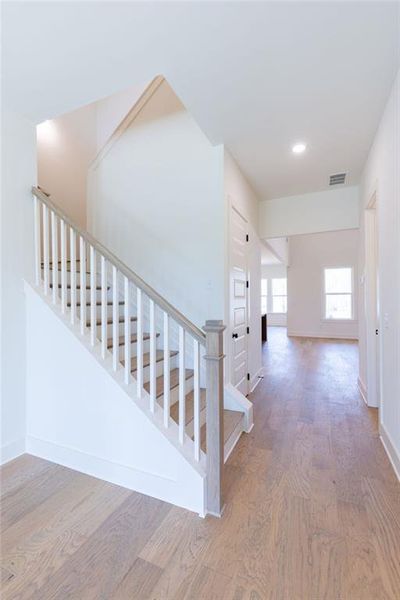 Spacious, unfurnished interior of a new home in , Gainesville (Image 25).