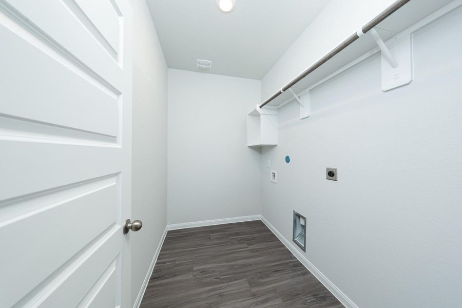 Spacious, unfurnished interior of a new home in River's Edge, Conroe (Image 18). Spacious, unfurnished interior of a new home in River's Edge, Conroe (Image 18).