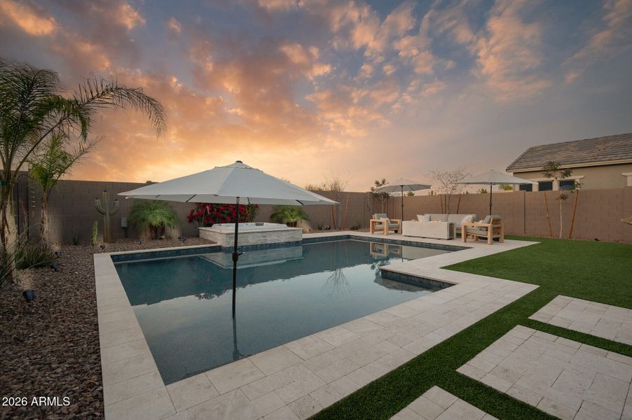 99_20076_W_Campbell_Art7_mls