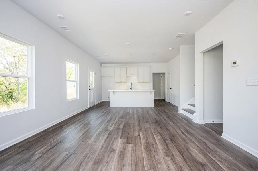 Spacious, unfurnished interior of a new home in , Atlanta (Image 17).