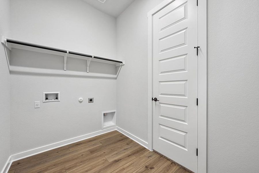Spacious, unfurnished interior of a new home in Lagos Reserve, Manor (Image 19). Spacious, unfurnished interior of a new home in Lagos Reserve, Manor (Image 19).