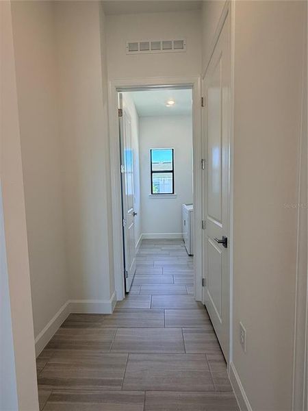 Spacious, unfurnished interior of a new home in , Lakewood Ranch (Image 15).