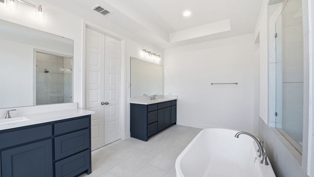Furnished interior view inside a new home in Sweetgrass, Haslet (Image 15).