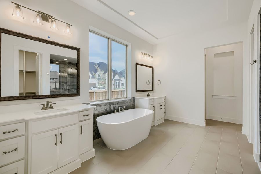 4801 Strada - Primary Bathroom 4801 Strada - Primary Bathroom