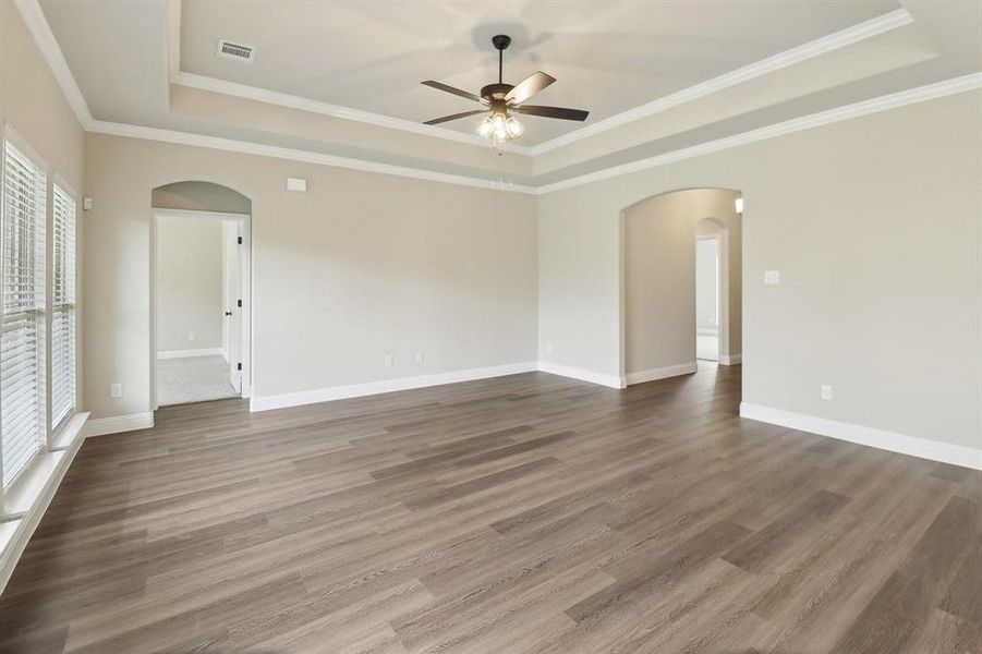 Spacious, unfurnished interior of a new home in , Alvarado (Image 12).