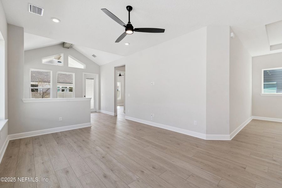 Spacious, unfurnished interior of a new home in Crosswinds 40’, Ponte Vedra (Image 19).