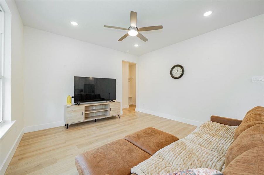 Furnished interior view inside a new home in , Gun Barrel City (Image 30).