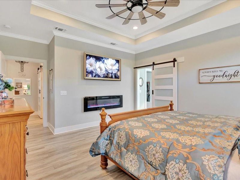 Furnished interior view inside a new home in , Diboll (Image 31).