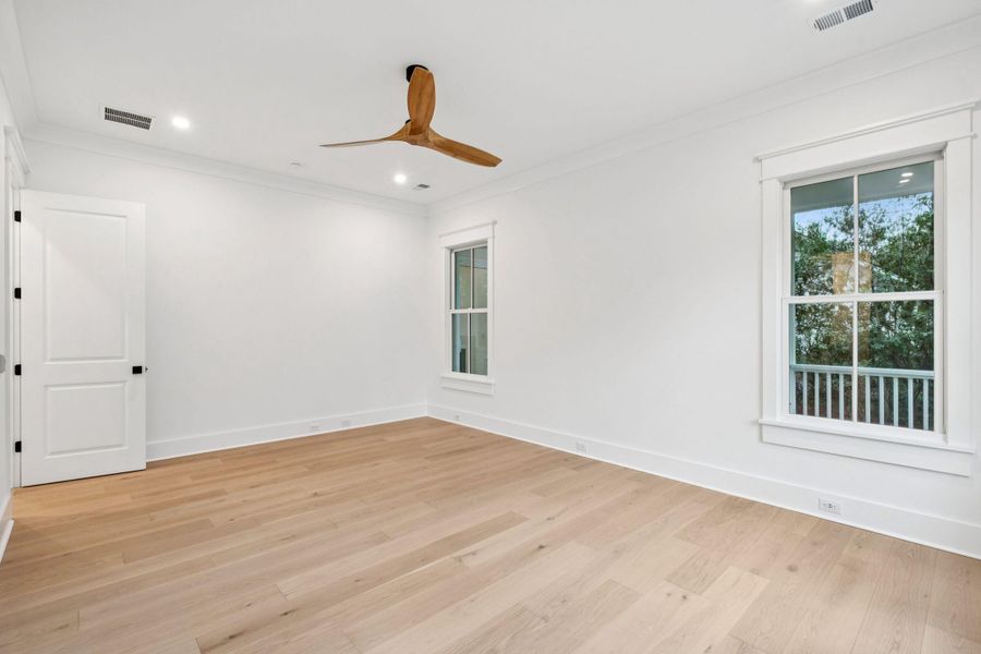 Spacious, unfurnished interior of a new home in , Mount Pleasant (Image 75).