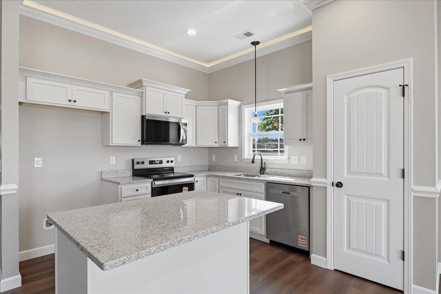 Furnished interior view inside a new home in Bent Tree, Gaffney (Image 10).