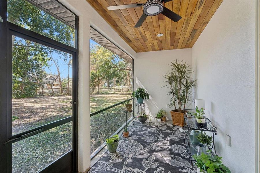 Exterior details and patio area of a home in , Minneola (Image 26).