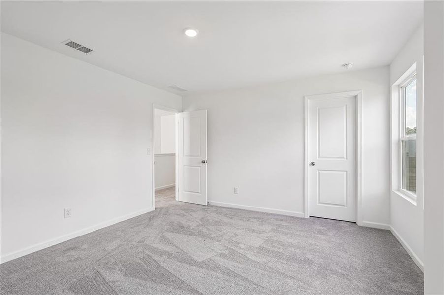 Spacious, unfurnished interior of a new home in Heritage River, Euharlee (Image 31). Spacious, unfurnished interior of a new home in Heritage River, Euharlee (Image 31).