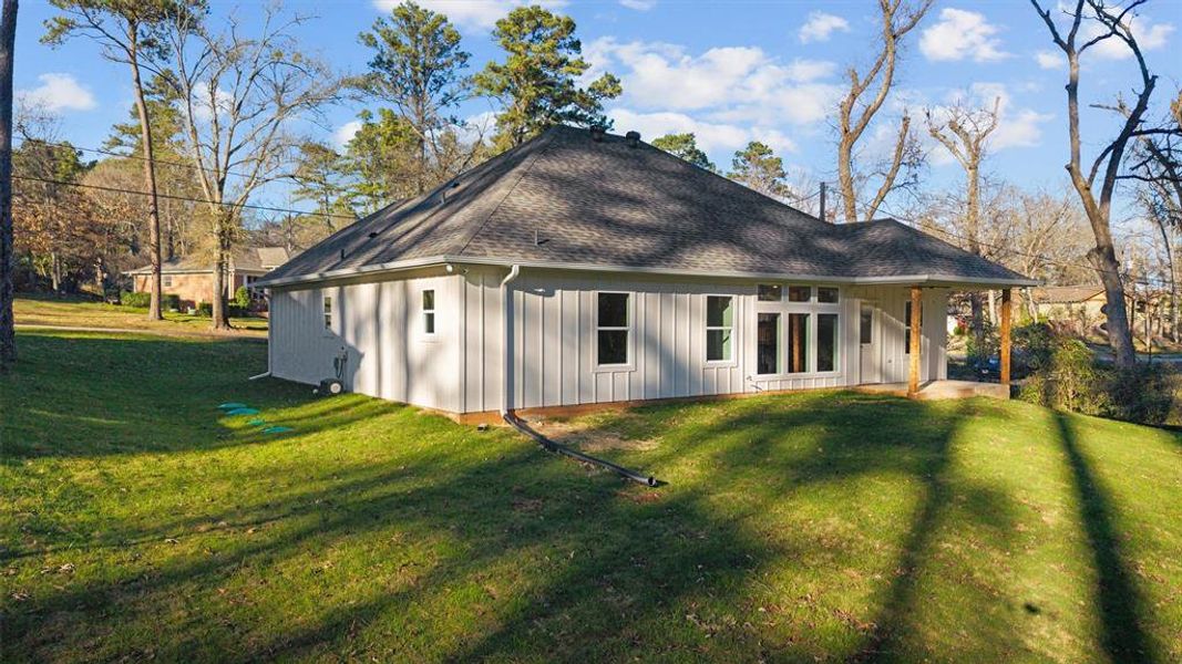 Exterior details and patio area of a home in , Hideaway (Image 4).