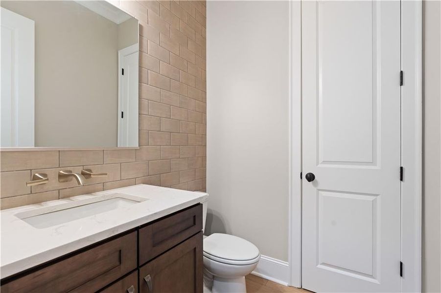 Furnished interior view inside a new home in Bellwyn, Johns Creek (Image 13).