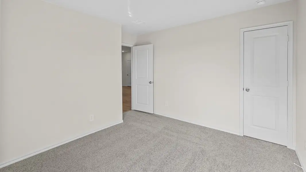 Spacious, unfurnished interior of a new home in Bluff Springs, Ferris (Image 31). Spacious, unfurnished interior of a new home in Bluff Springs, Ferris (Image 31).