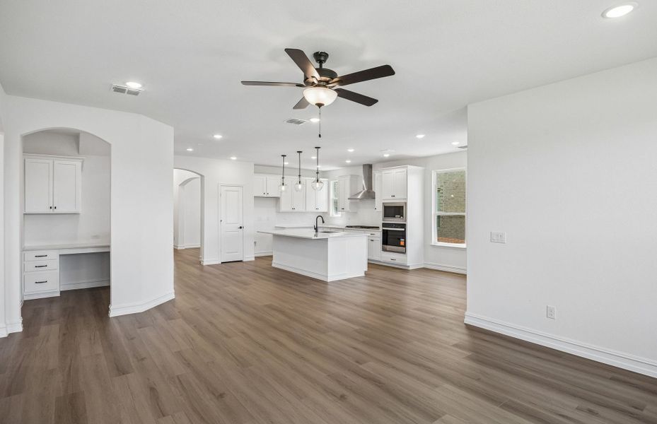 Spacious, unfurnished interior of a new home in Creekview Meadows, Pilot Point (Image 17). Spacious, unfurnished interior of a new home in Creekview Meadows, Pilot Point (Image 17).