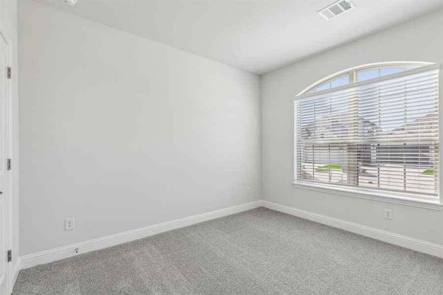Spacious, unfurnished interior of a new home in Summer Crest, Fort Worth (Image 9). Spacious, unfurnished interior of a new home in Summer Crest, Fort Worth (Image 9).
