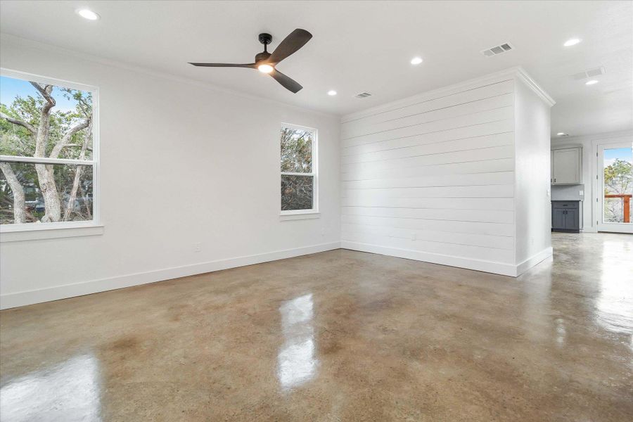 Spacious, unfurnished interior of a new home in , Wimberley (Image 32).