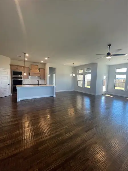 Spacious, unfurnished interior of a new home in Mercer Meadows, Royse City (Image 15).