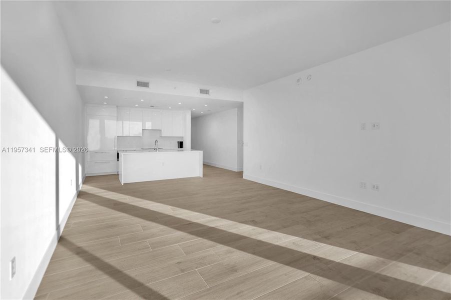 Spacious, unfurnished interior of a new home in , Fort Lauderdale (Image 17). Spacious, unfurnished interior of a new home in , Fort Lauderdale (Image 17).