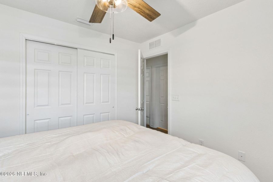 Spacious, unfurnished interior of a new home in , Green Cove Springs (Image 22).
