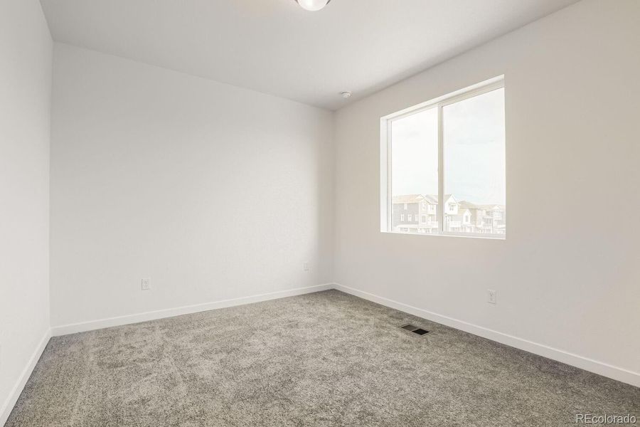 Spacious, unfurnished interior of a new home in Parterre, Thornton (Image 12).