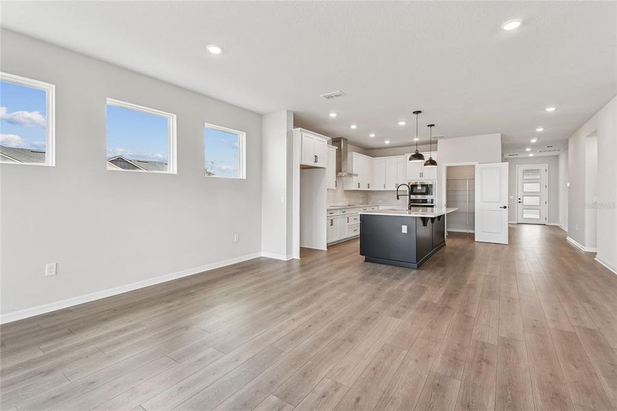Spacious, unfurnished interior of a new home in John’s Lake North, Clermont (Image 26).