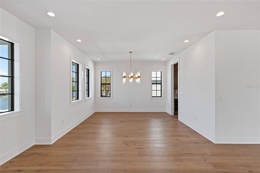 Spacious, unfurnished interior of a new home in , St. Petersburg (Image 22).
