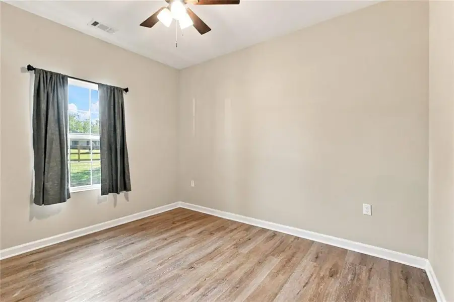 Spacious, unfurnished interior of a new home in , Temple (Image 24).