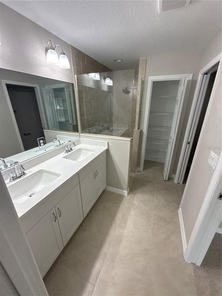 Furnished interior view inside a new home in , Ocala (Image 7).