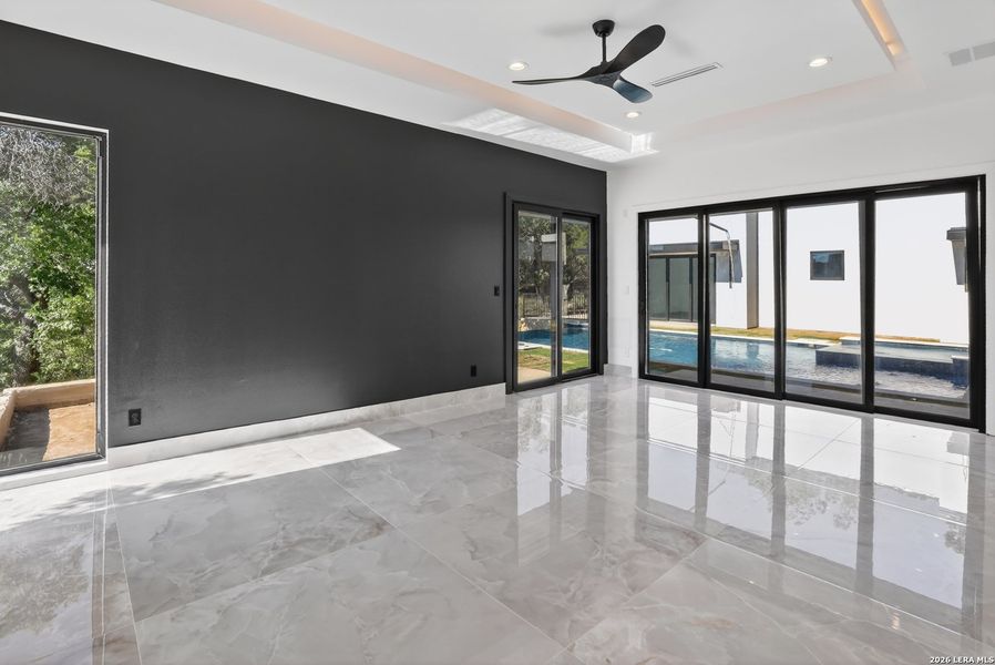 Spacious, unfurnished interior of a new home in , San Antonio (Image 20).