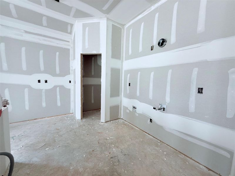 Kitchen with corner pantry