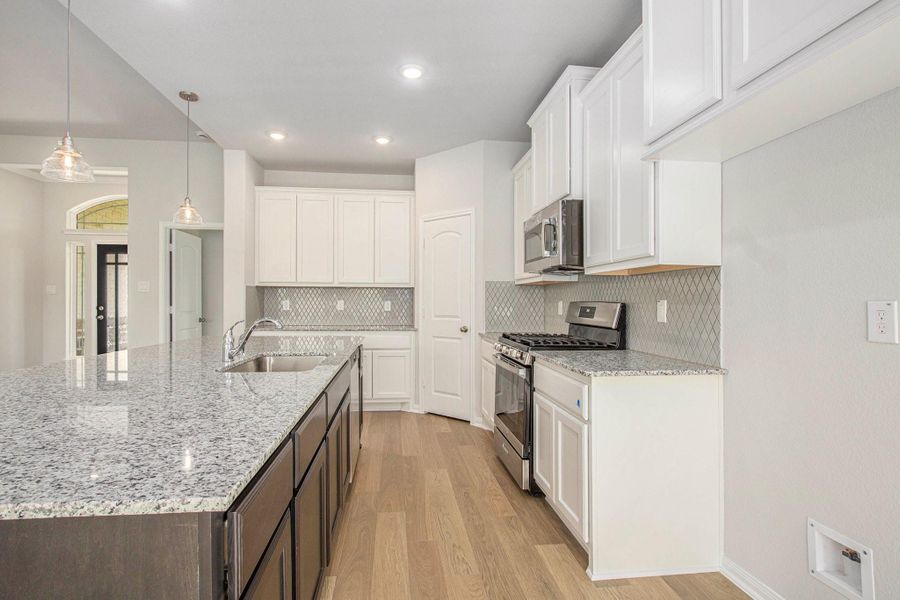 Furnished interior view inside a new home in Columbia Lakes, West Columbia (Image 8).