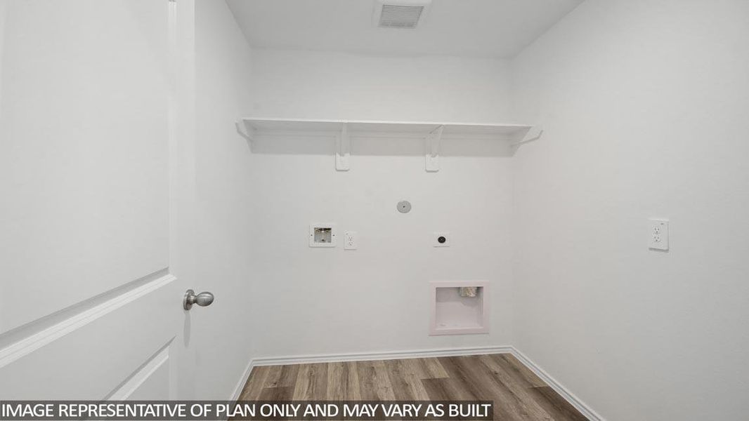Spacious, unfurnished interior of a new home in Venetian Pines, Conroe (Image 13). Spacious, unfurnished interior of a new home in Venetian Pines, Conroe (Image 13).