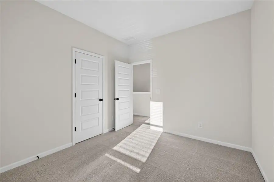 Spacious, unfurnished interior of a new home in Franklin Manor, Lawrenceville (Image 20).