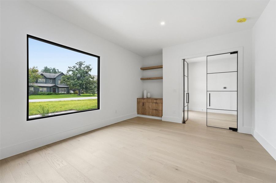 Spacious, unfurnished interior of a new home in , Houston (Image 45).