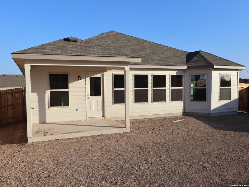 Exterior details and patio area of a home in Cinco Lakes, San Antonio (Image 3).