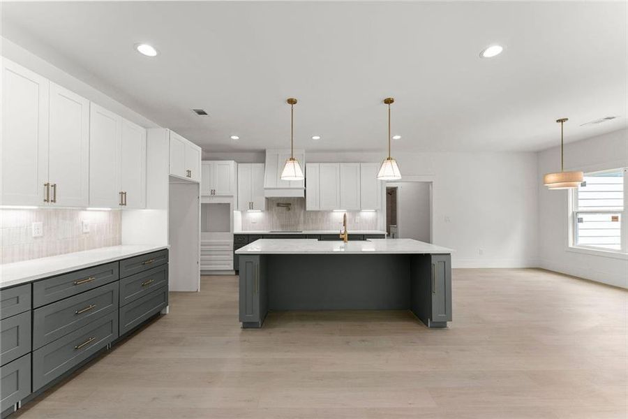 Furnished interior view inside a new home in , Gainesville (Image 13).