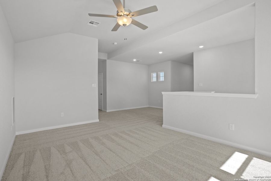 Spacious, unfurnished interior of a new home in Ladera, San Antonio (Image 13). Spacious, unfurnished interior of a new home in Ladera, San Antonio (Image 13).
