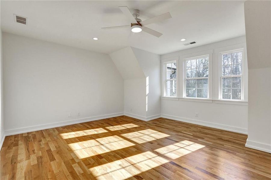 Spacious, unfurnished interior of a new home in , Gainesville (Image 44).