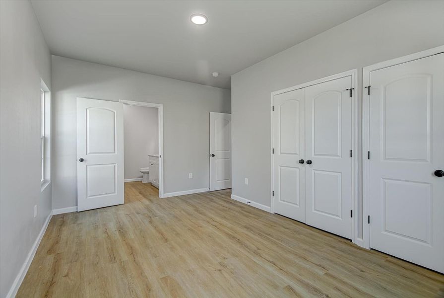 Spacious, unfurnished interior of a new home in , Beaumont (Image 21).