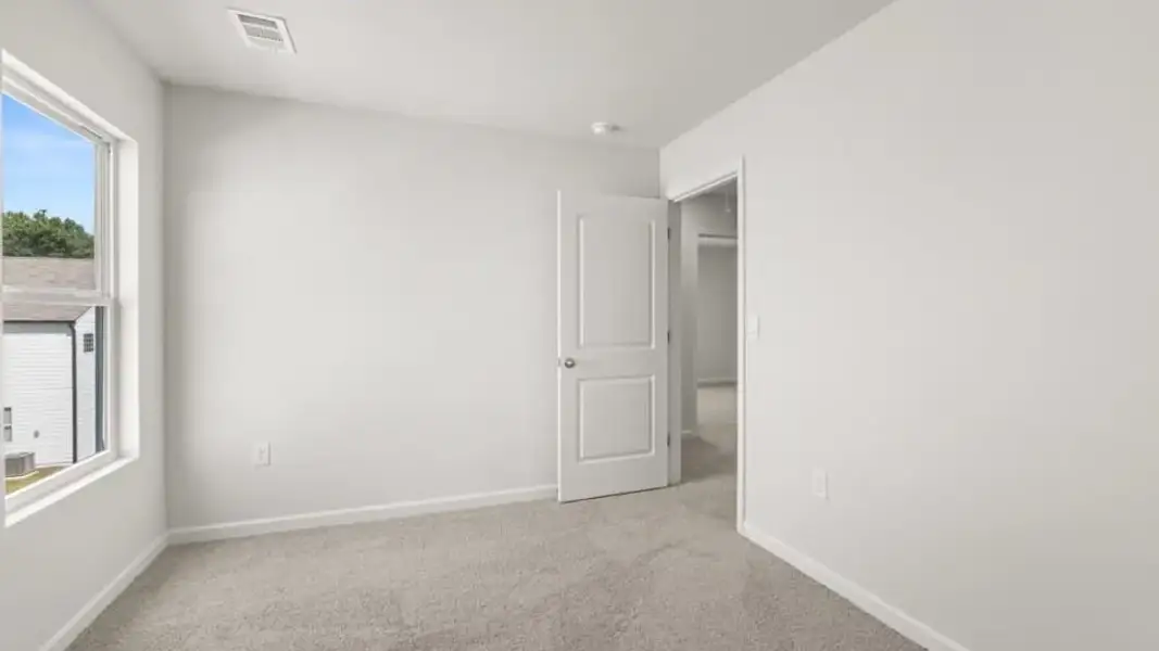Spacious, unfurnished interior of a new home in , Gainesville (Image 26).
