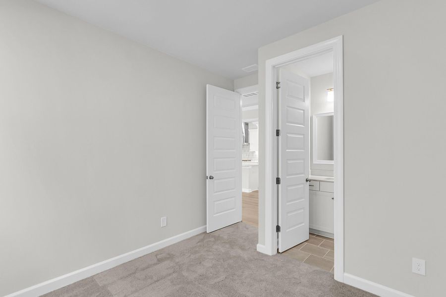 Spacious, unfurnished interior of a new home in Pineland Preserve, Summerville (Image 36). Spacious, unfurnished interior of a new home in Pineland Preserve, Summerville (Image 36).