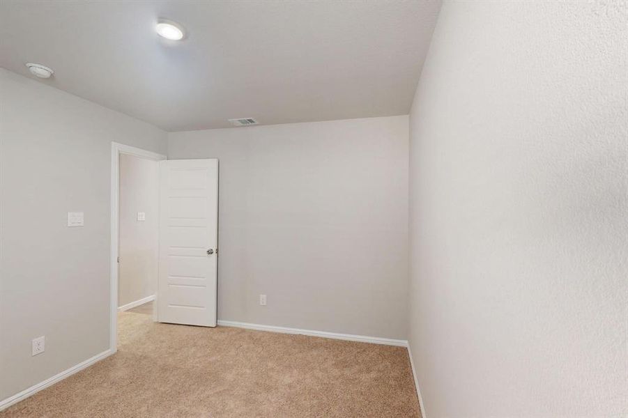 Spacious, unfurnished interior of a new home in Elevon, Lavon (Image 14).