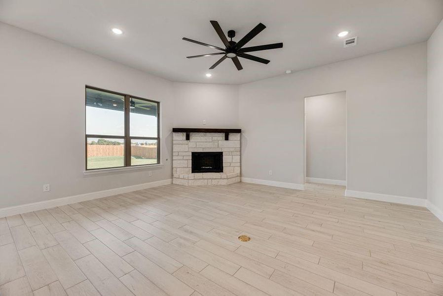Spacious, unfurnished interior of a new home in , Pilot Point (Image 13).